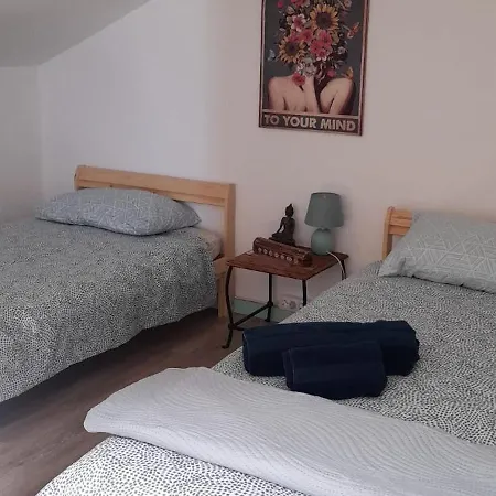 Poolemonhouse Fernão Ferro