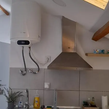 Apartman Poolemonhouse
