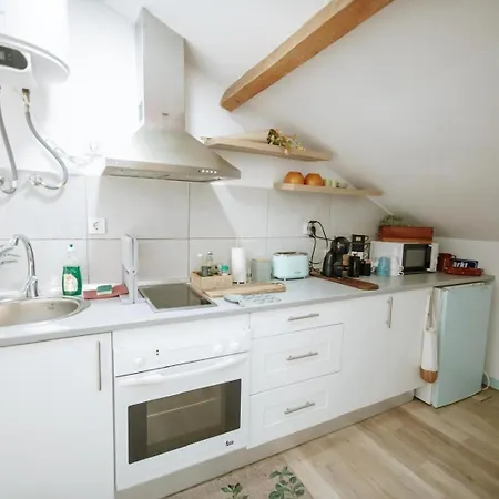 Apartman Poolemonhouse
