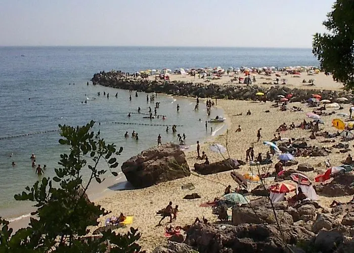 Apartment Poolemonhouse *