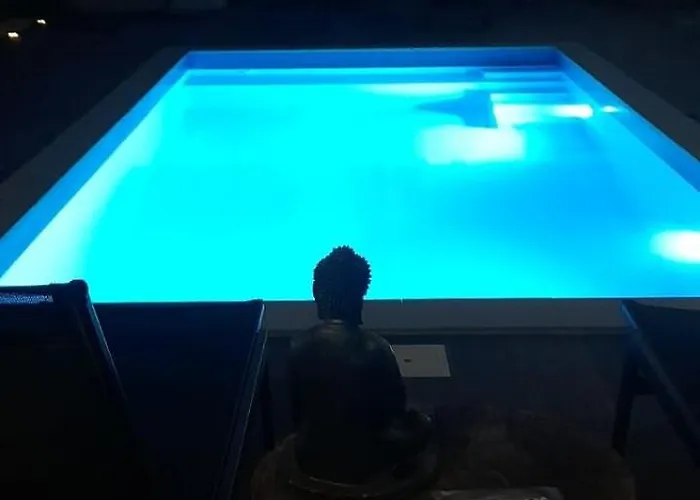 Poolemonhouse Apartment *