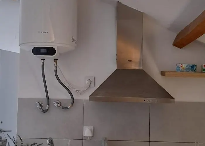 Apartment Poolemonhouse