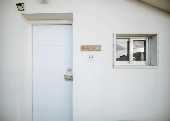 Poolemonhouse Fernão Ferro